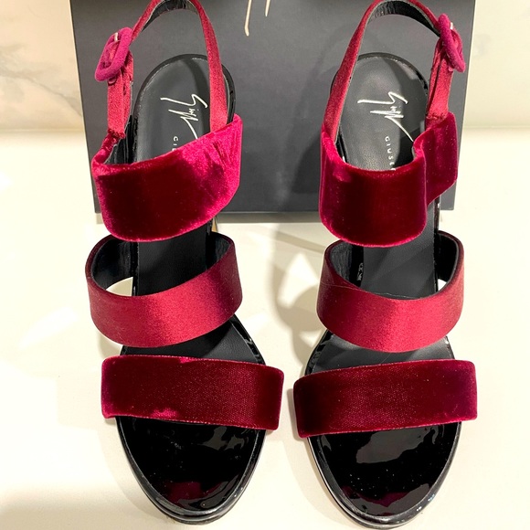 Giuseppe Zanotti Francesca Suede Strap Sandal SALE - Picture 2 of 7